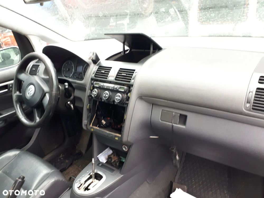 VW TOURAN I 03-06 BŁOTNIK PRZÓD PRZEDNI PRAWY - 27