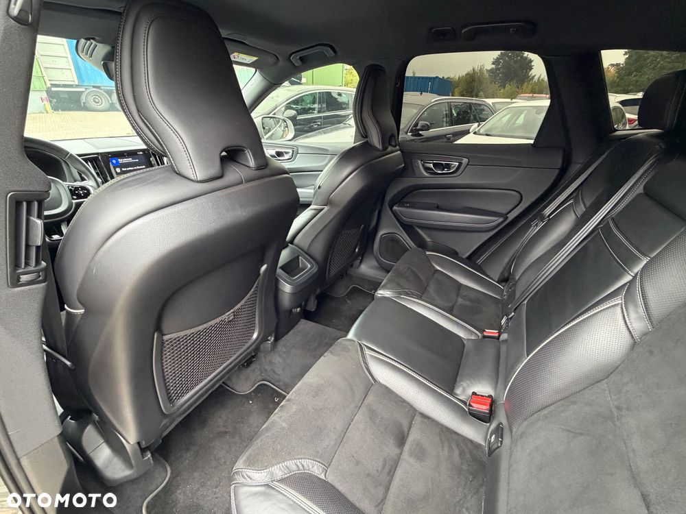 Volvo XC 60 T5 AWD R-Design - 9