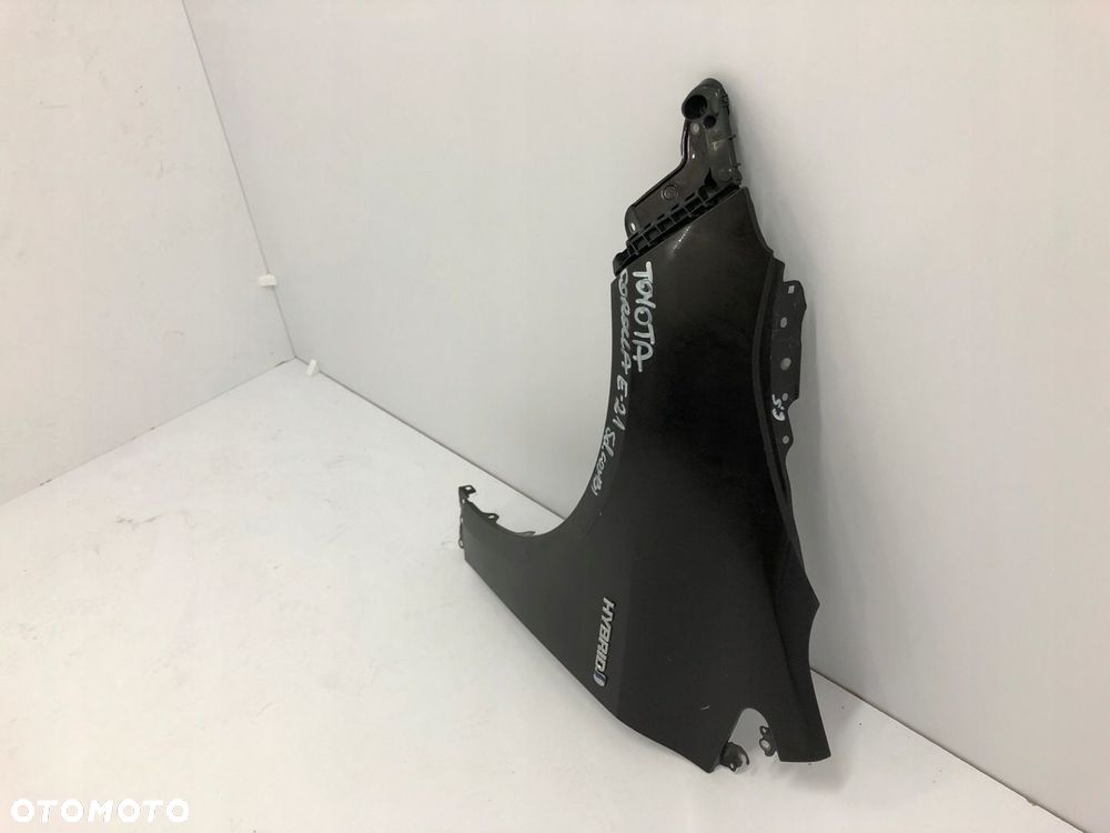 TOYOTA COROLLA E21 HATCHBACK KOMBI 19-BŁOTNIK LEWY PRZÓD - 2