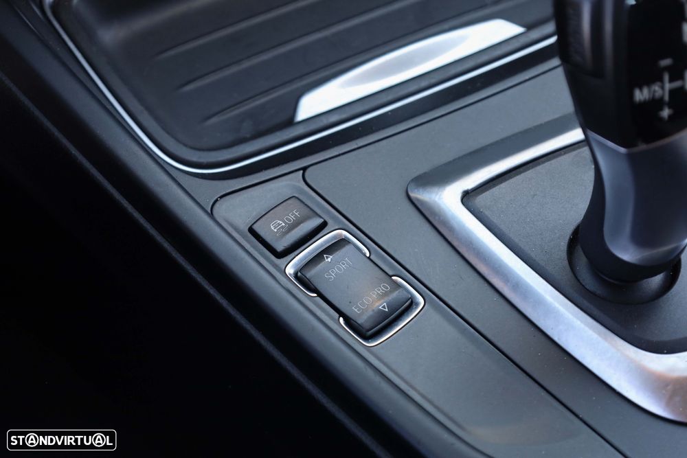 BMW 320 d ED Line Luxury Auto - 19