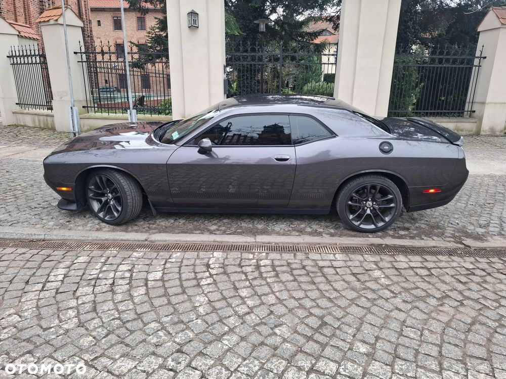 Dodge Challenger - 5