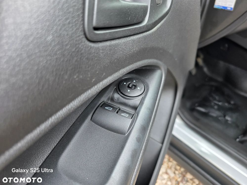 Ford Transit Connect - 25