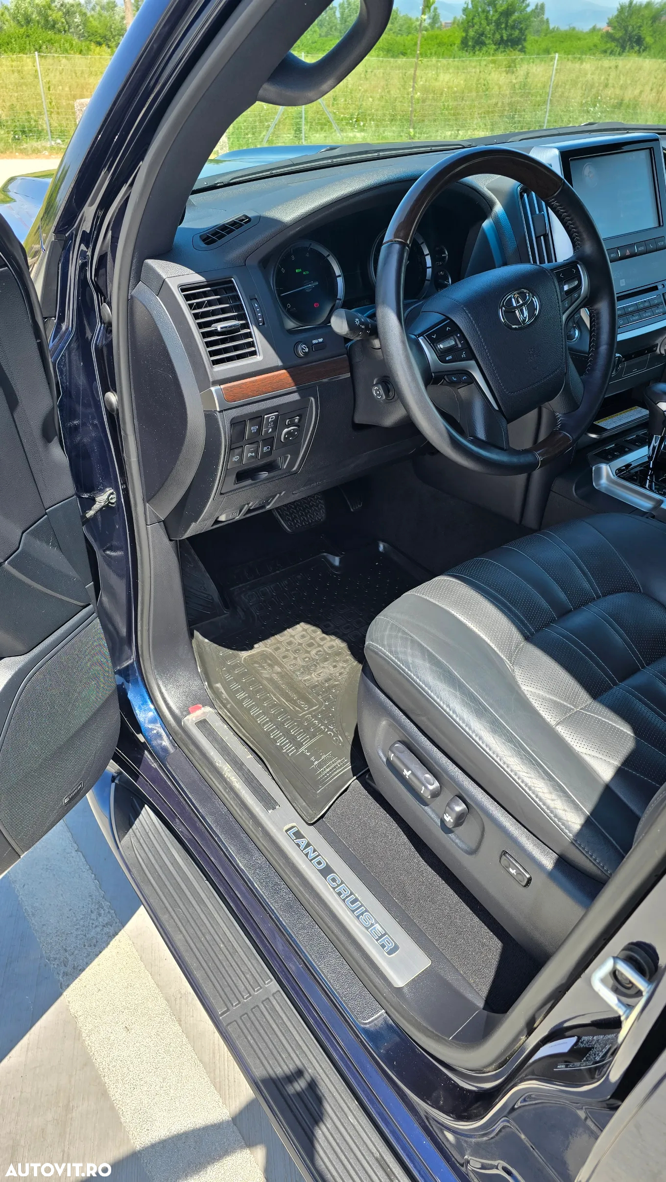 Toyota Land Cruiser - 8
