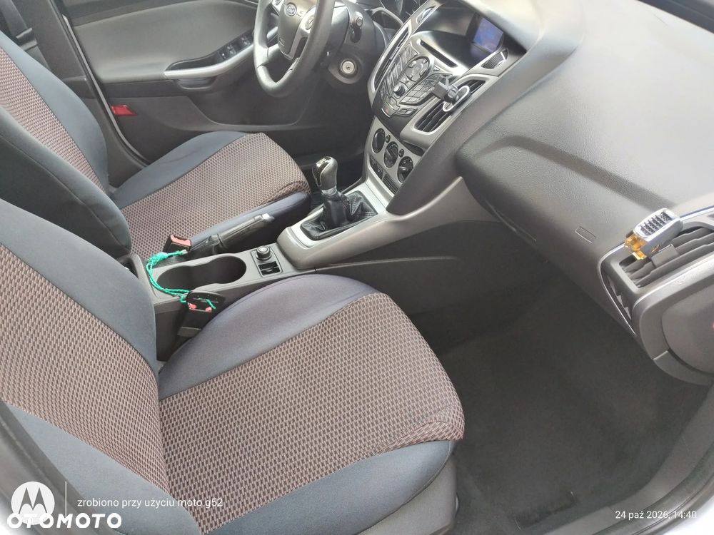 Ford Focus 1.6 Trend - 12