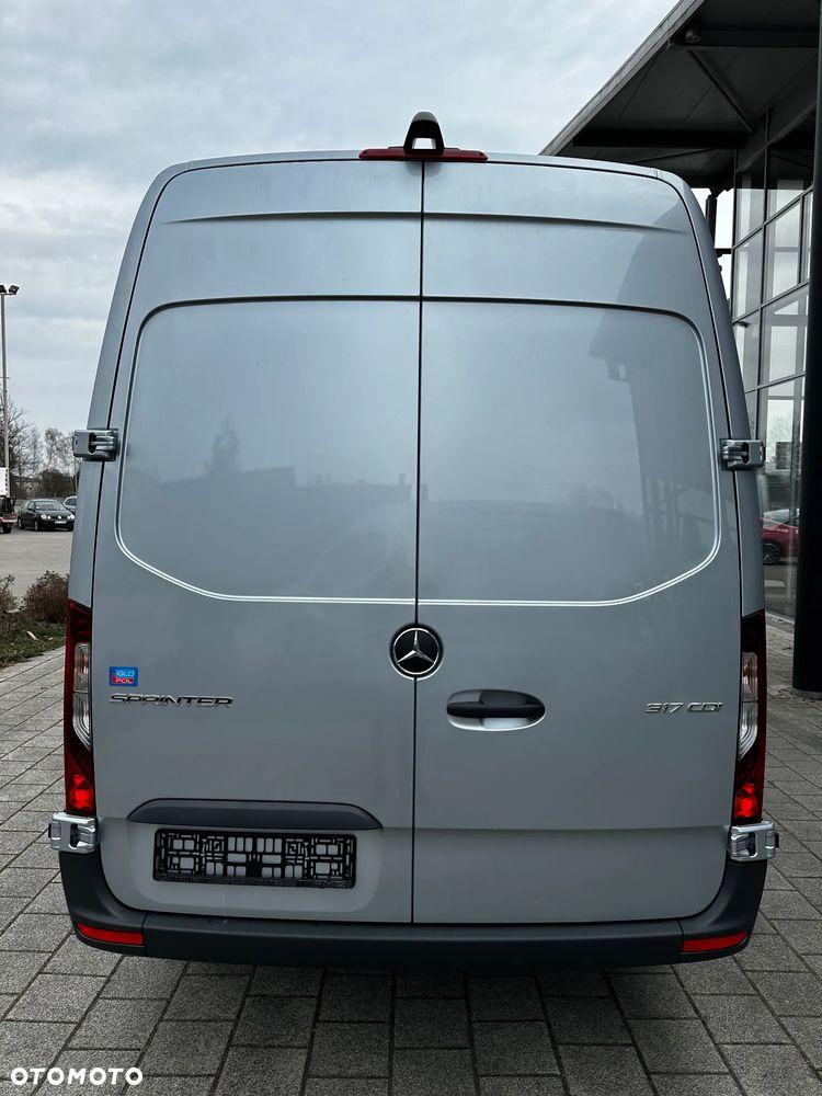 Mercedes-Benz Sprinter - 8