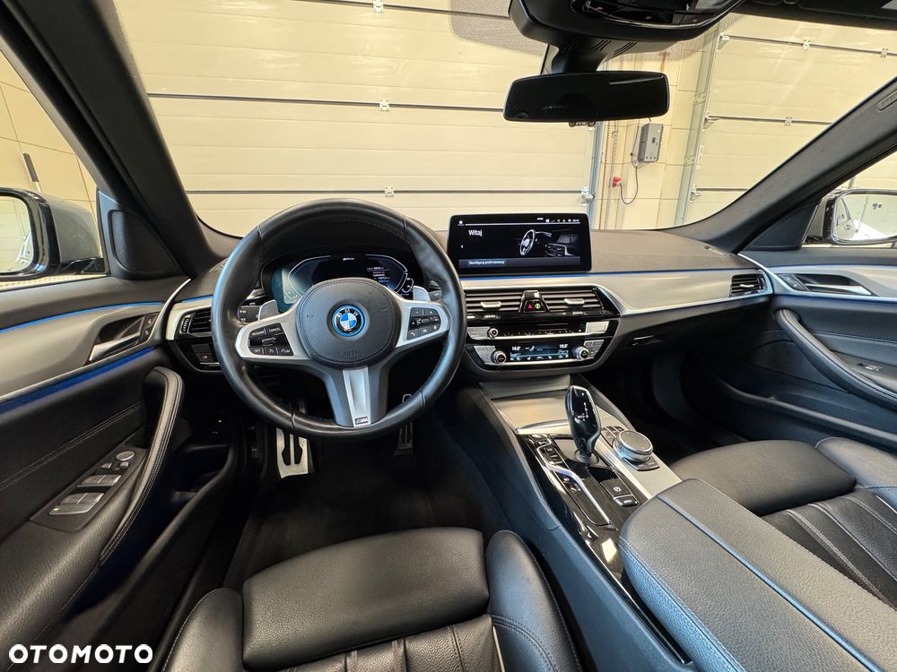 BMW Seria 5 530e xDrive M Sport Edition - 16