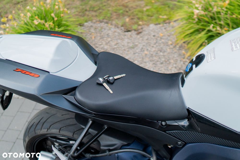Suzuki GSX-R - 19