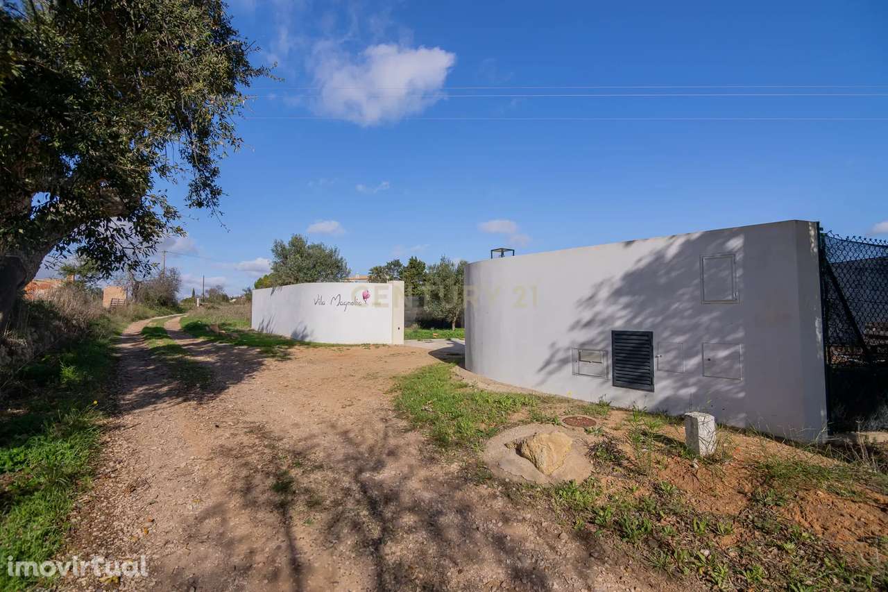 NAO PERCA ESTA GRANDE OPORTUNIDADE! FABULOSA MORADIA DE LUXO INDEPENDE - Grande imagem: 2/51