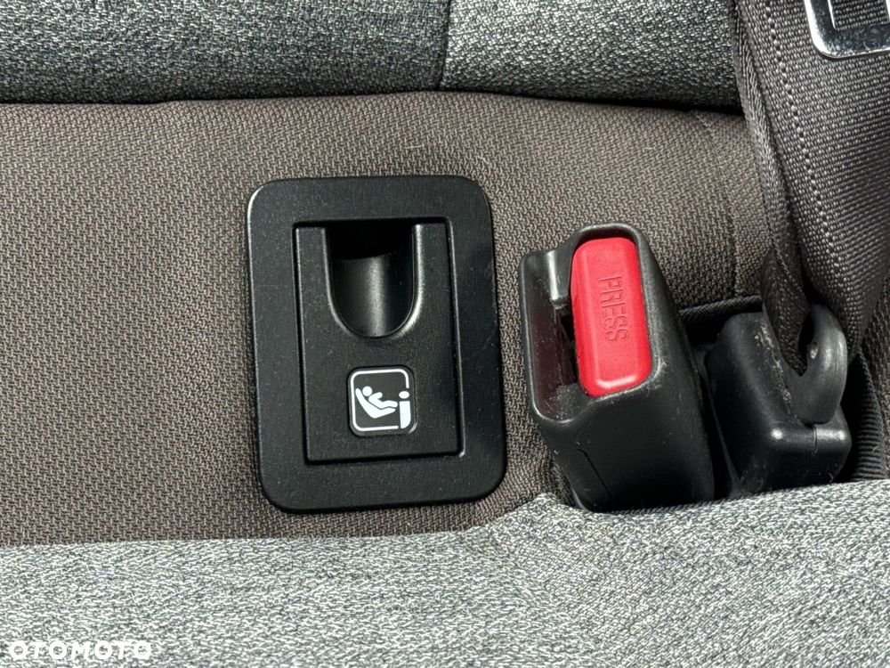 Toyota Corolla 2.0 Hybrid Trek - 24