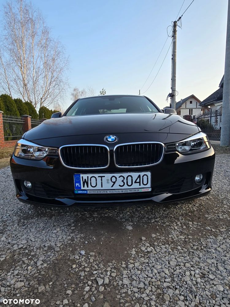BMW Seria 3 320i xDrive - 19