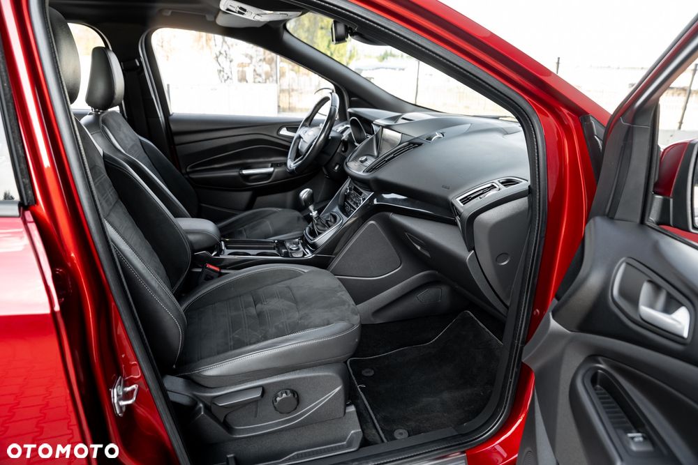 Ford Kuga 2.0 TDCi 4x4 ST-Line - 25