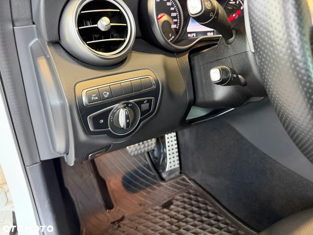 Mercedes-Benz Klasa C 200 4-Matic 9G-TRONIC - 12
