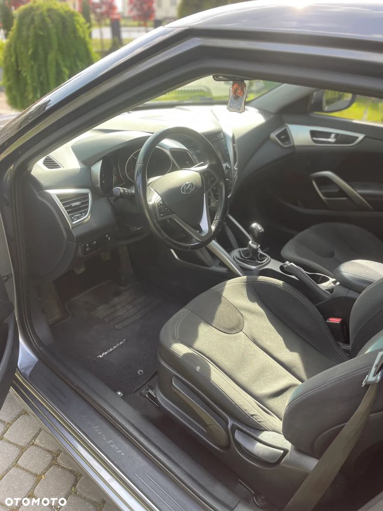 Hyundai Veloster 1.6 GDI Comfort - 10