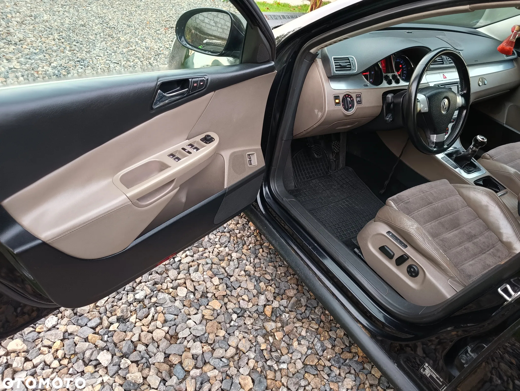 Volkswagen Passat 2.0 TDI DPF Highline - 26
