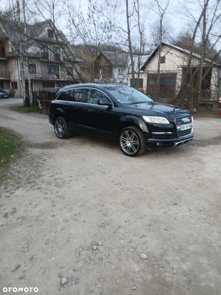 Audi Q7 - 1