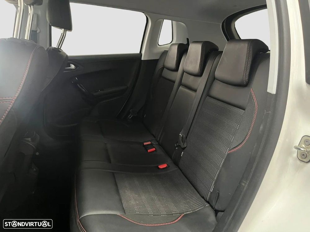 Peugeot 2008 - 9