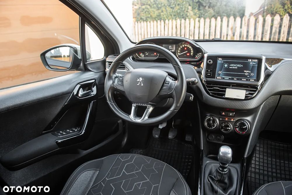 Peugeot 2008 PureTech 110 Stop&Start Allure - 22