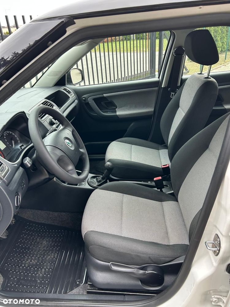 Skoda Fabia 1.2 HTP STYLE EDITION - 16