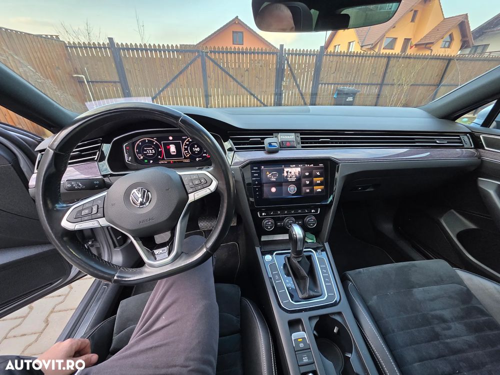Volkswagen Passat 2.0 TDI SCR DSG 4Motion Elegance - 11