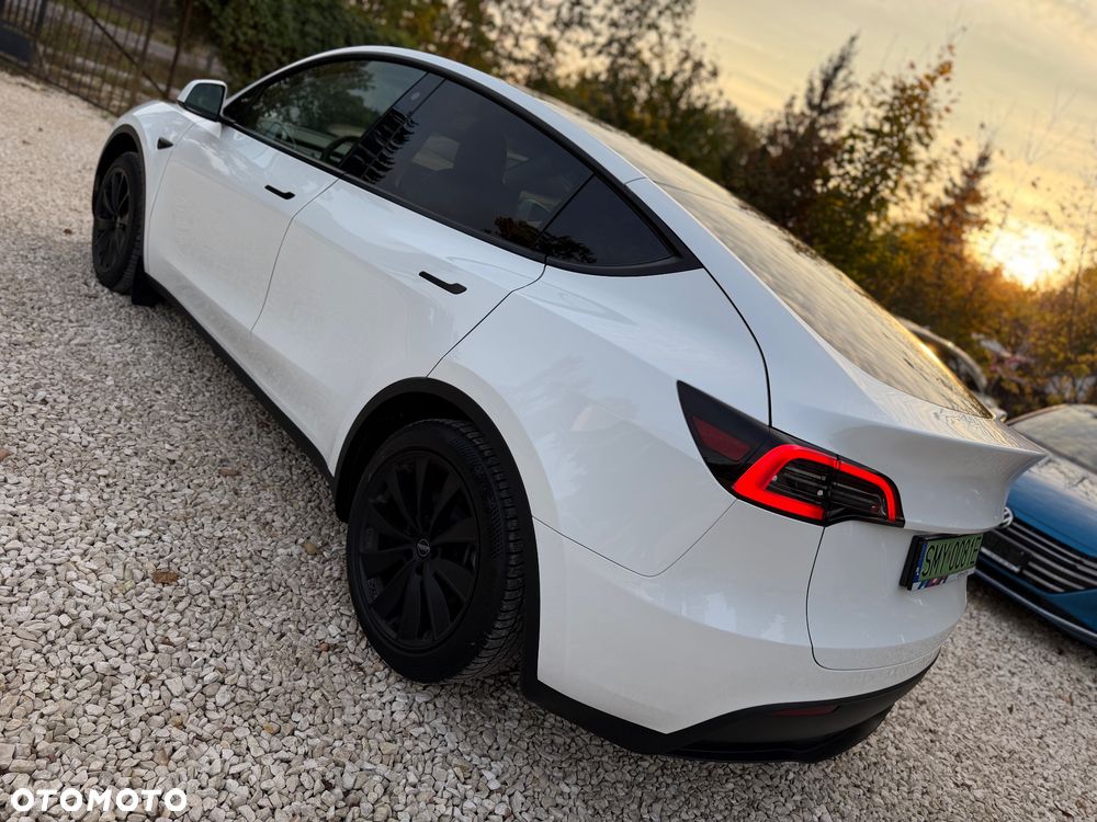 Tesla Model Y RWD - 4