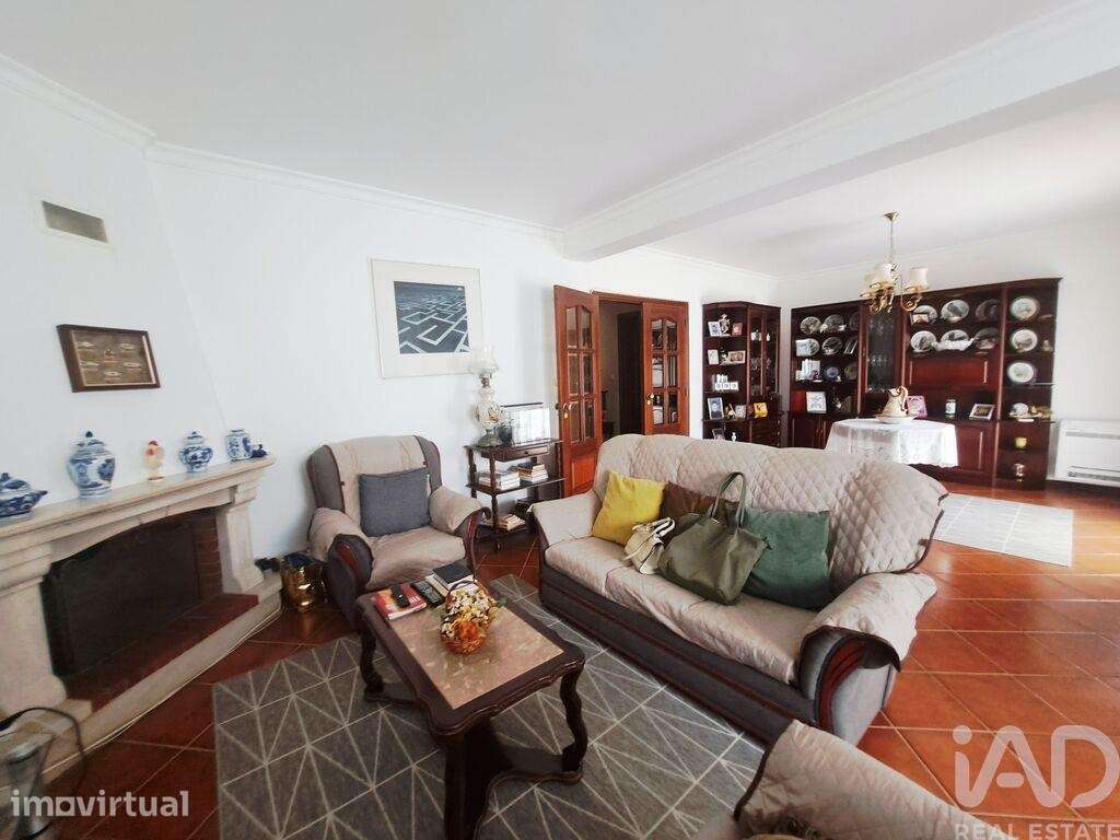 Moradia em banda T4 em Lourinhã e Atalaia de 176 m2 - Grande imagem: 4/25