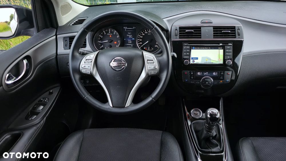 Nissan Pulsar 1.2 DIG-T Tekna EU6 - 19