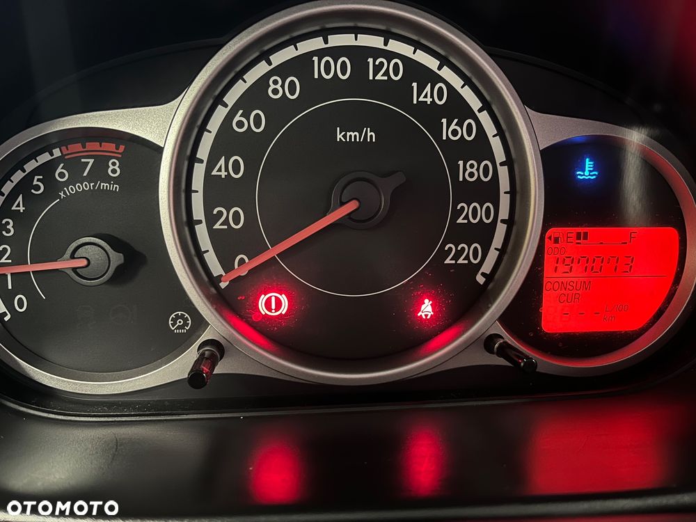 Mazda 2 - 16