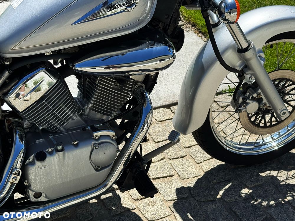 Suzuki Intruder - 9