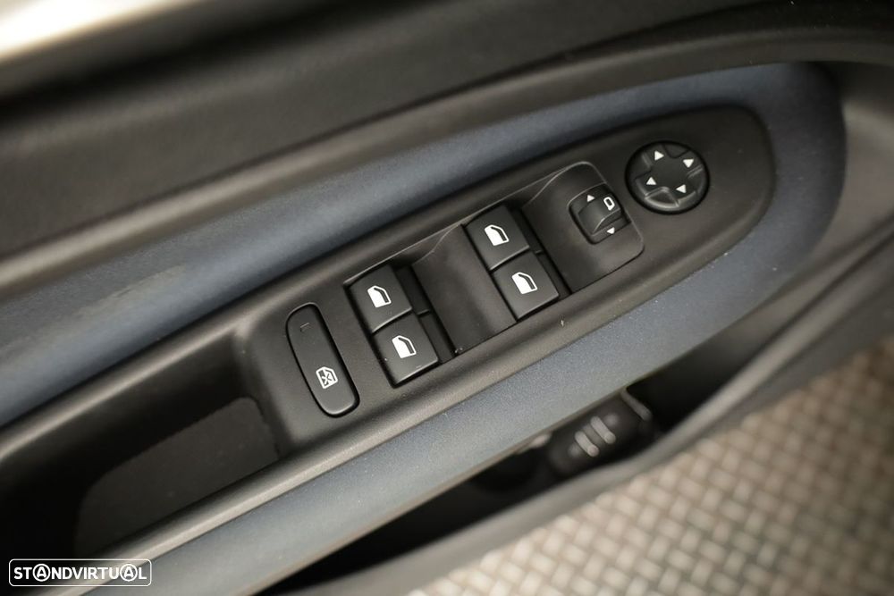 Alfa Romeo Junior Elletrica 50 kWh - 19