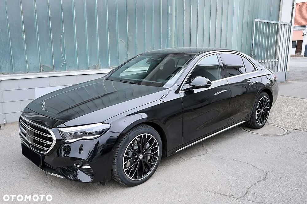 Mercedes-Benz Klasa E 220 d 4Matic 9G-TRONIC - 2