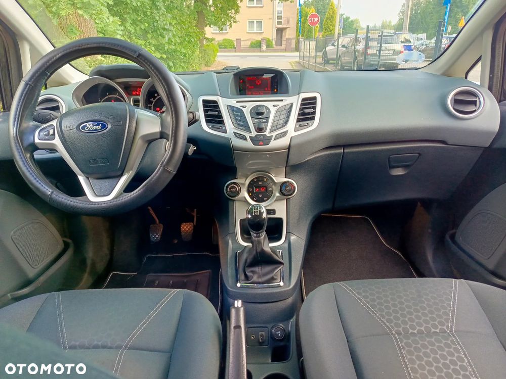 Ford Fiesta 1.25 Ambiente - 23