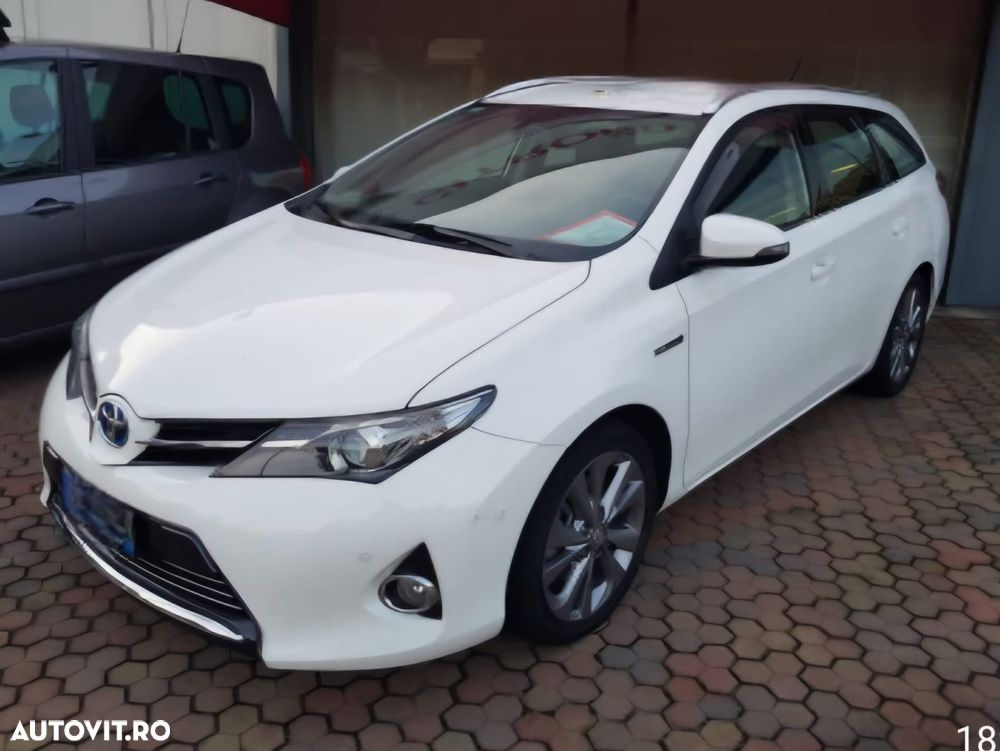 Toyota Auris 1.8 VVT-i Automatik Executive - 1