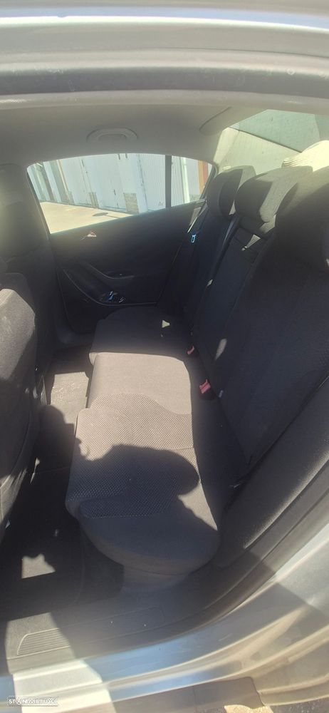 VW Passat 2.0 TDI Confortline - 7