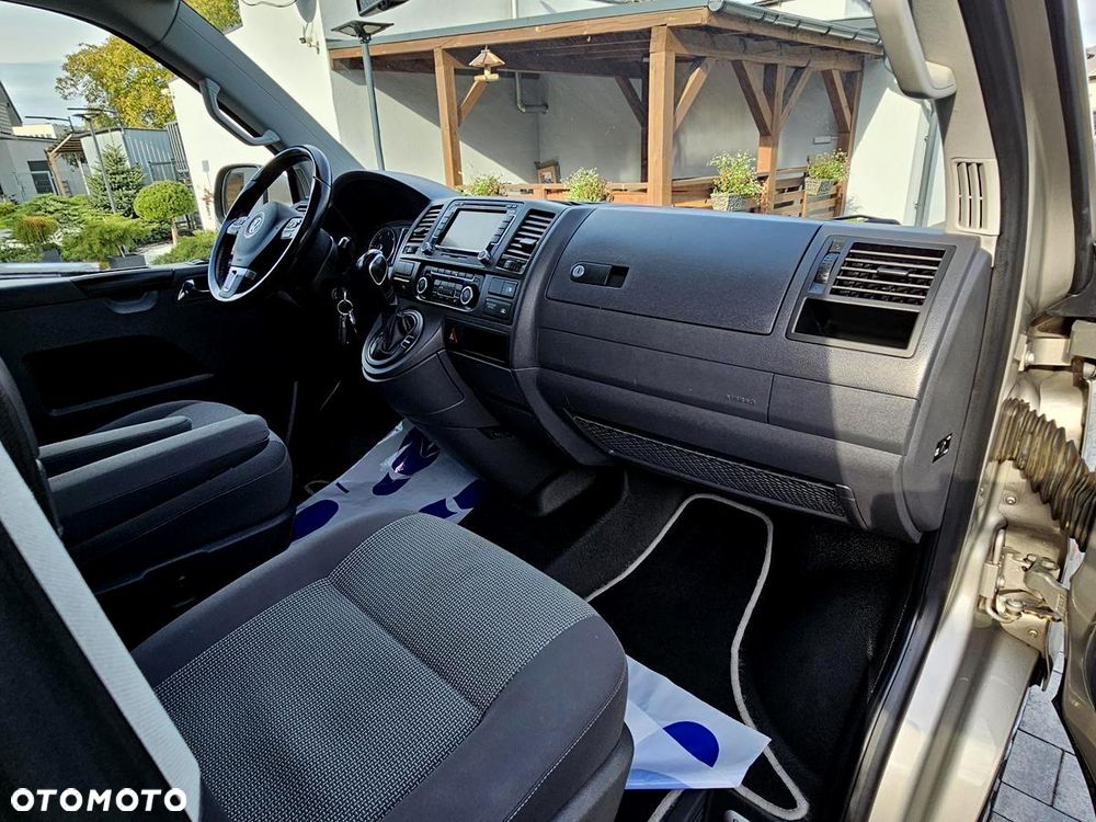Volkswagen Caravelle - 26