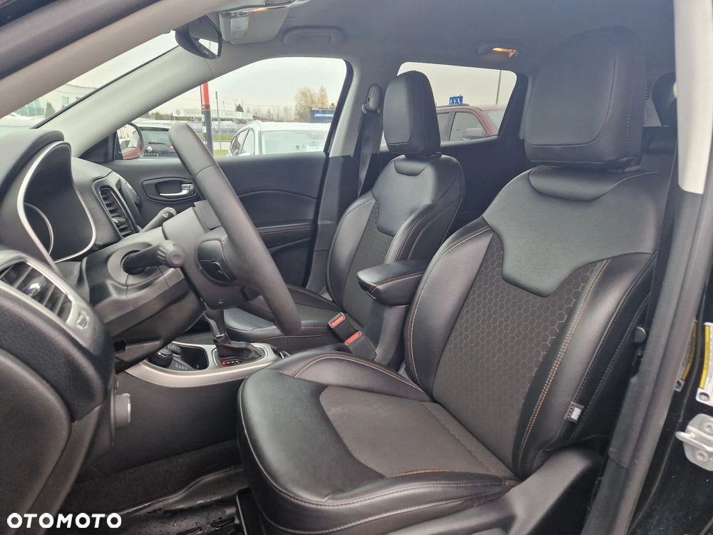 Jeep Compass - 14