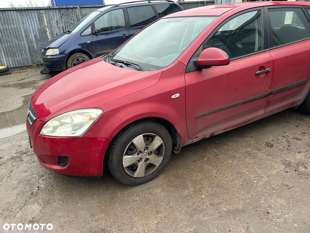 Kia Ceed 1.4 Comfort + - 1