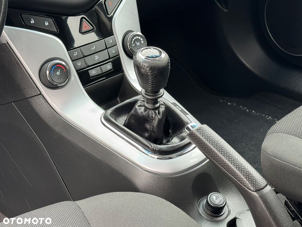 Chevrolet Cruze 1.8 LT+ - 30