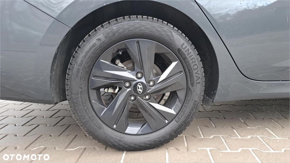 Hyundai Elantra - 18