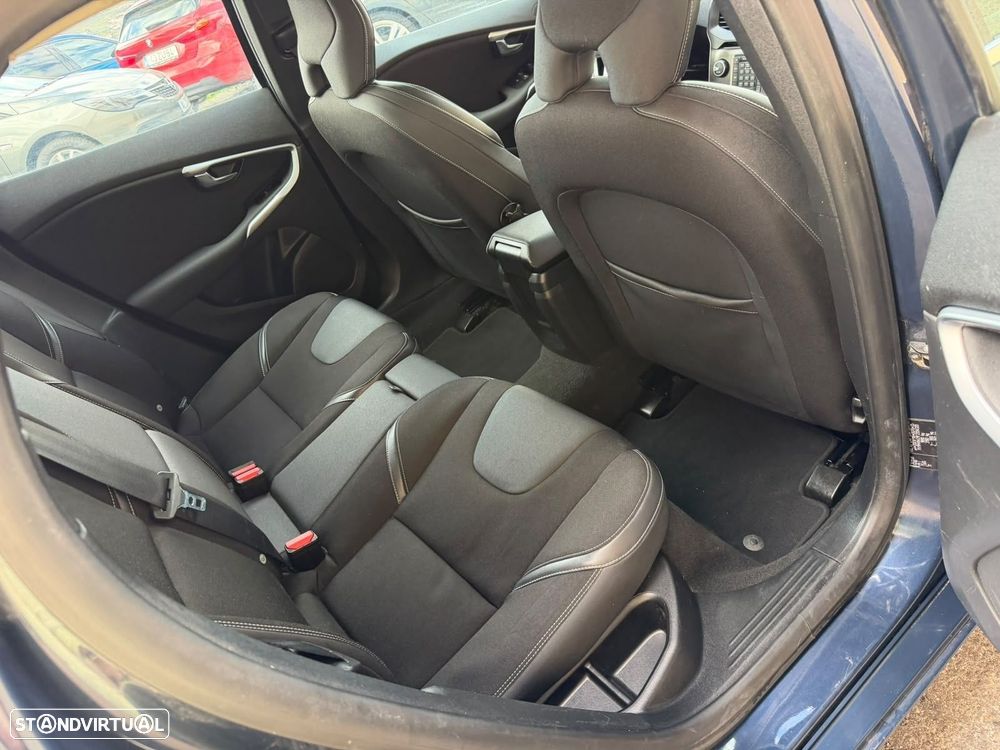 Volvo V40 1.6 D2 Momentum - 6