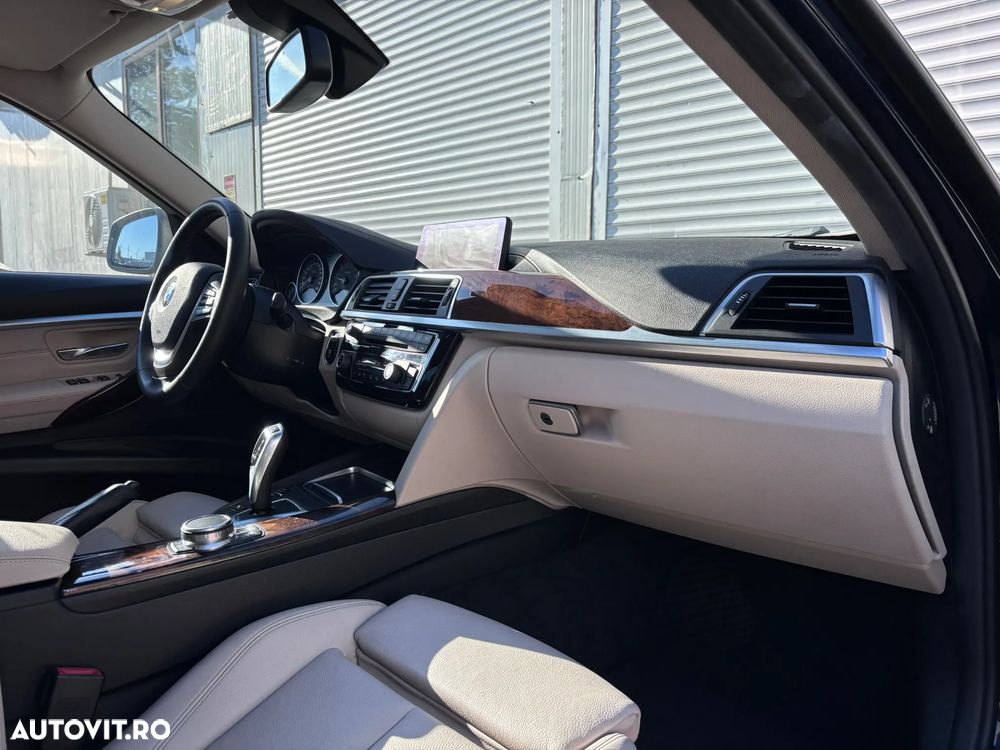 BMW Seria 3 320i Aut. Luxury Line - 32