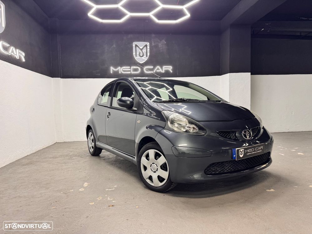 Toyota Aygo 1.0 Plus Sport Pack - 4