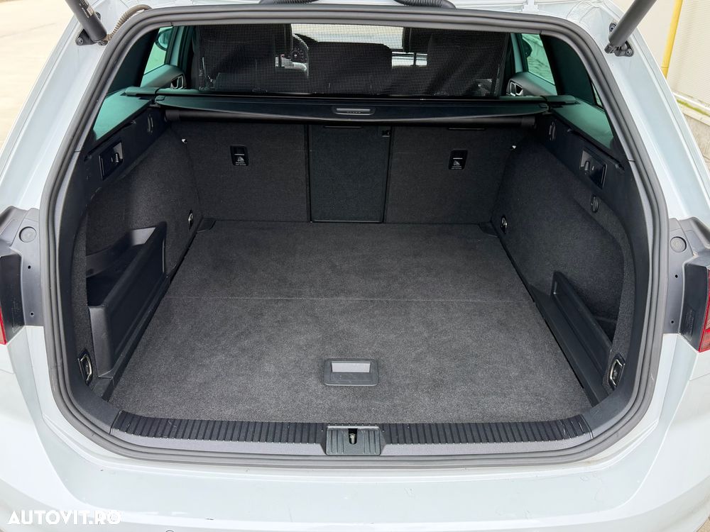 Volkswagen Passat - 34
