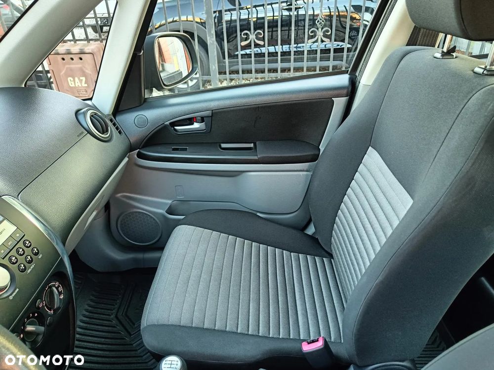 Suzuki SX4 1.6 Premium 4WD - 24