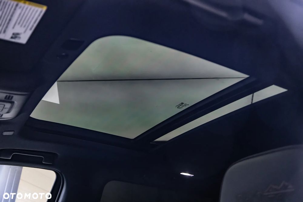 Chevrolet Suburban - 17
