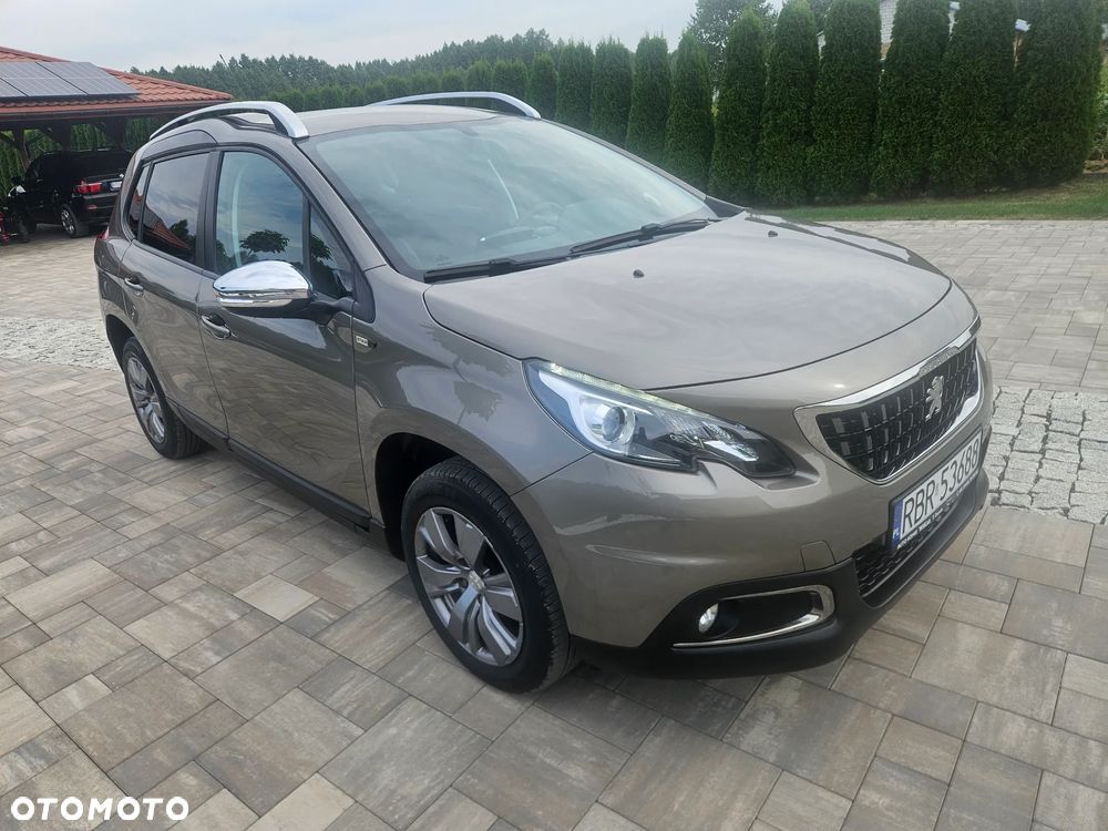 Peugeot 2008 1.2 Pure Tech Signature - 14