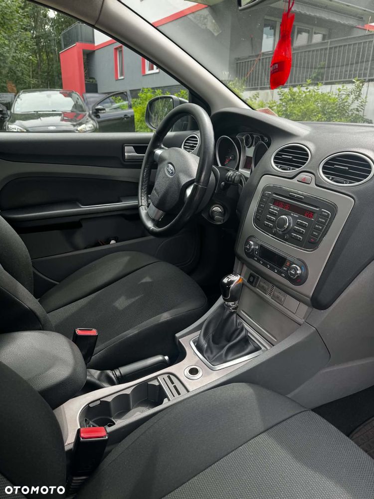 Ford Focus 1.6 Trend - 10