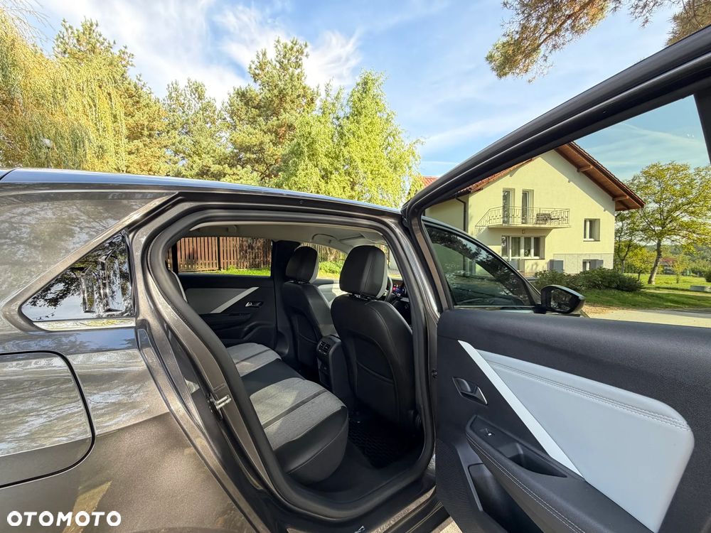 Opel Astra 1.2 T Elegance S&S - 31