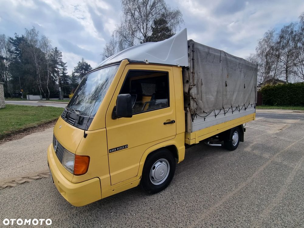 Mercedes-Benz MB-100 DL - 12