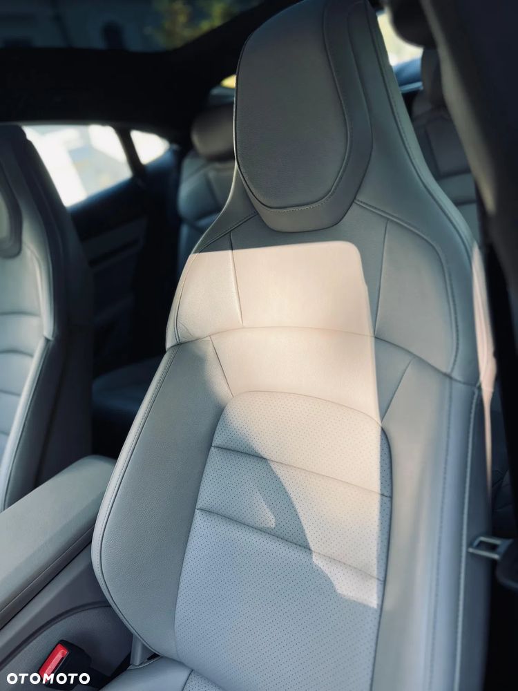 Porsche Taycan 89kWh - 27