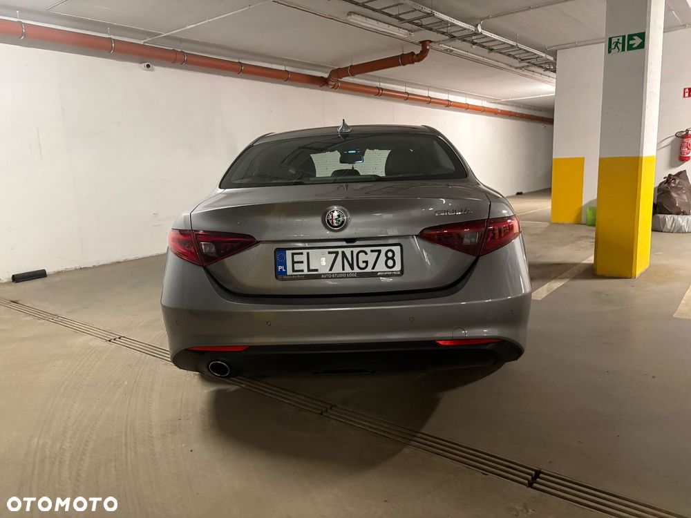 Alfa Romeo Giulia 2.2 AT8 Super - 7